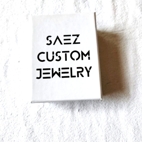 Saez Custom Jewelry Angel Wings engraved w engraved "To my beautiful Sister" - Picture 2 of 5